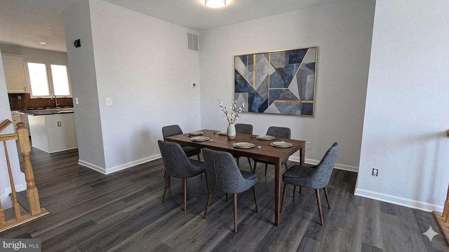 2593 James Madison Circle photo 6