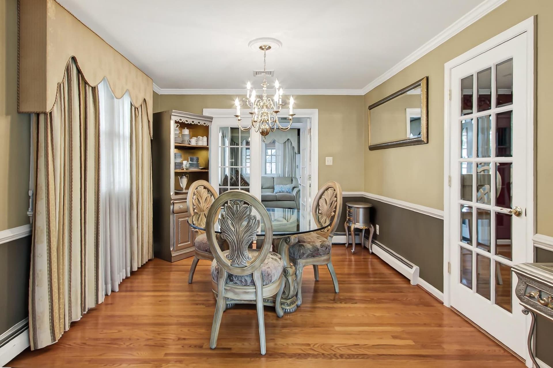 7052 Wardell Street photo 9