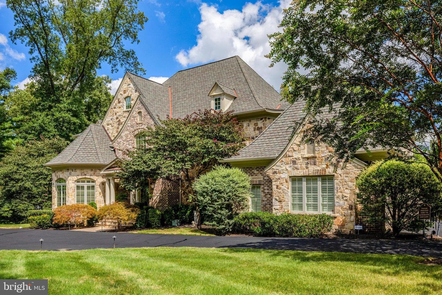 1239 Daleview Drive, Mclean