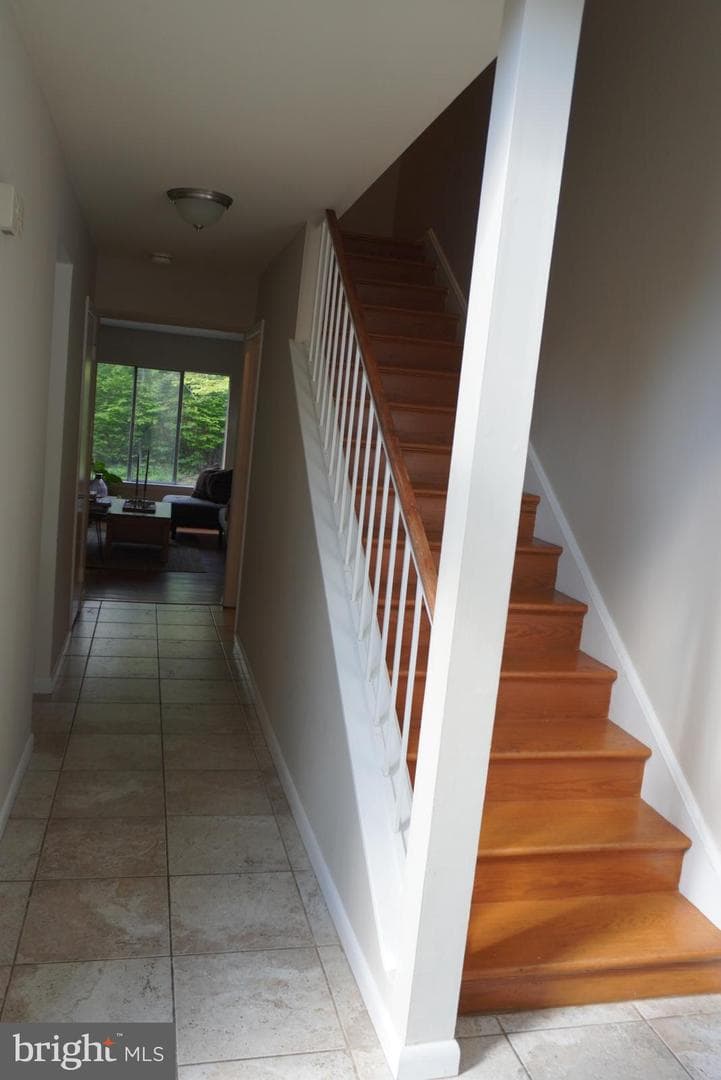 1434 Yellowwood Court photo 8