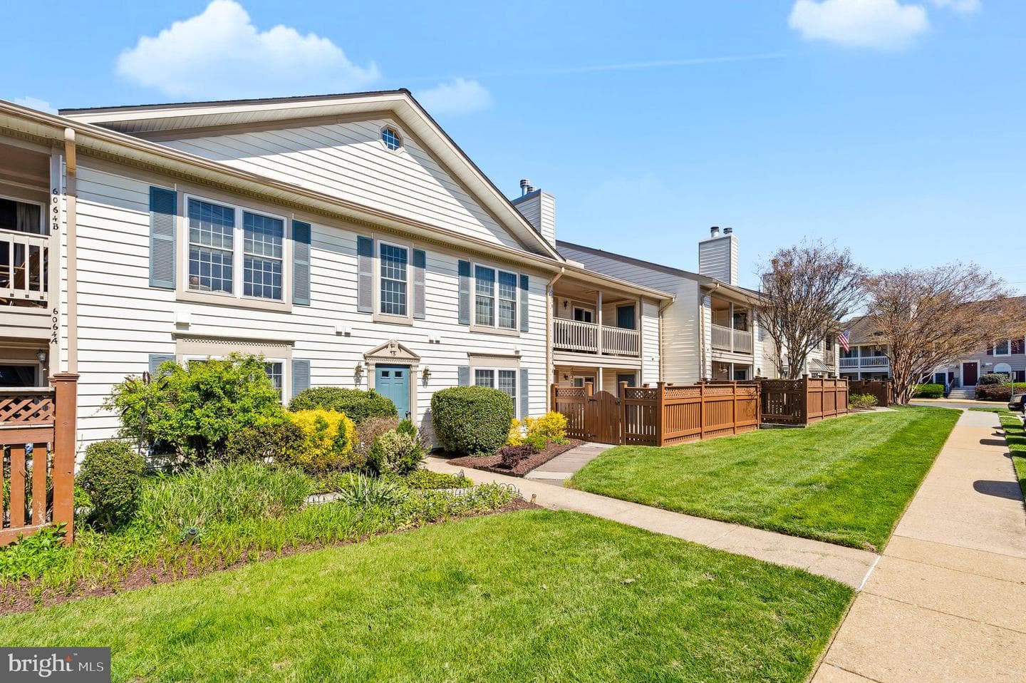 6060 Essex House Square photo 1