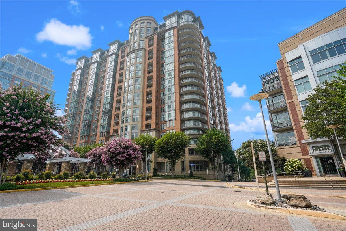 8220 Crestwood Heights Drive #1603, Mclean