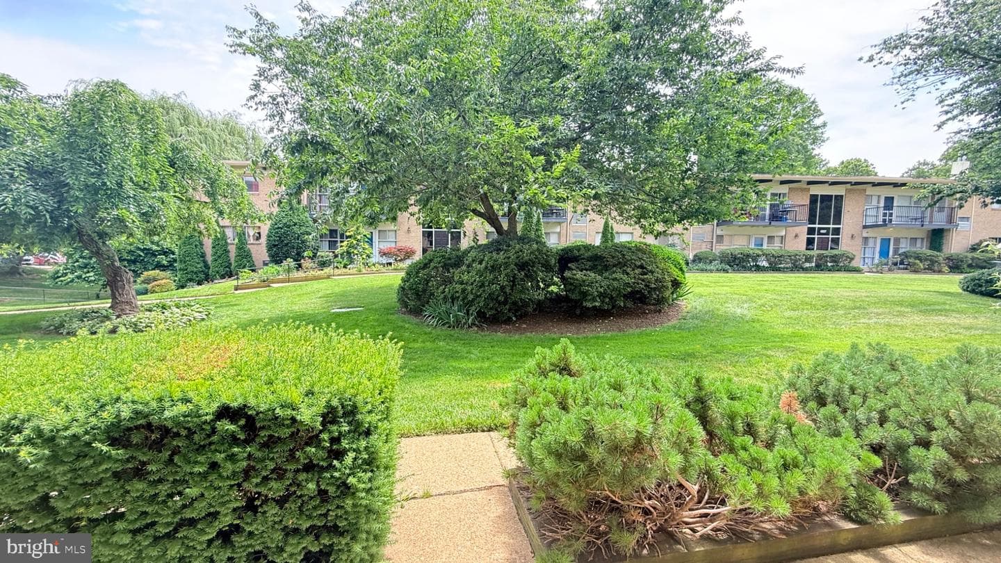 4903 Americana Dr # T7 photo 4
