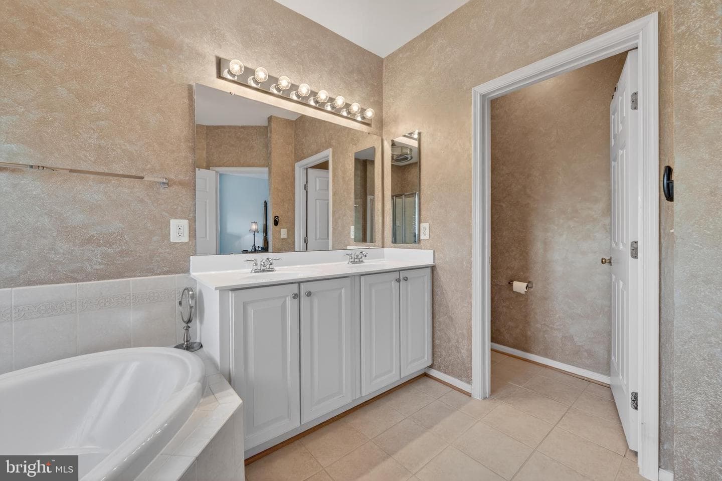 8465 Kirby Lionsdale Drive photo 21