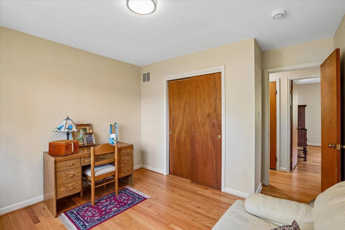 8913 Bluegate Drive photo 20