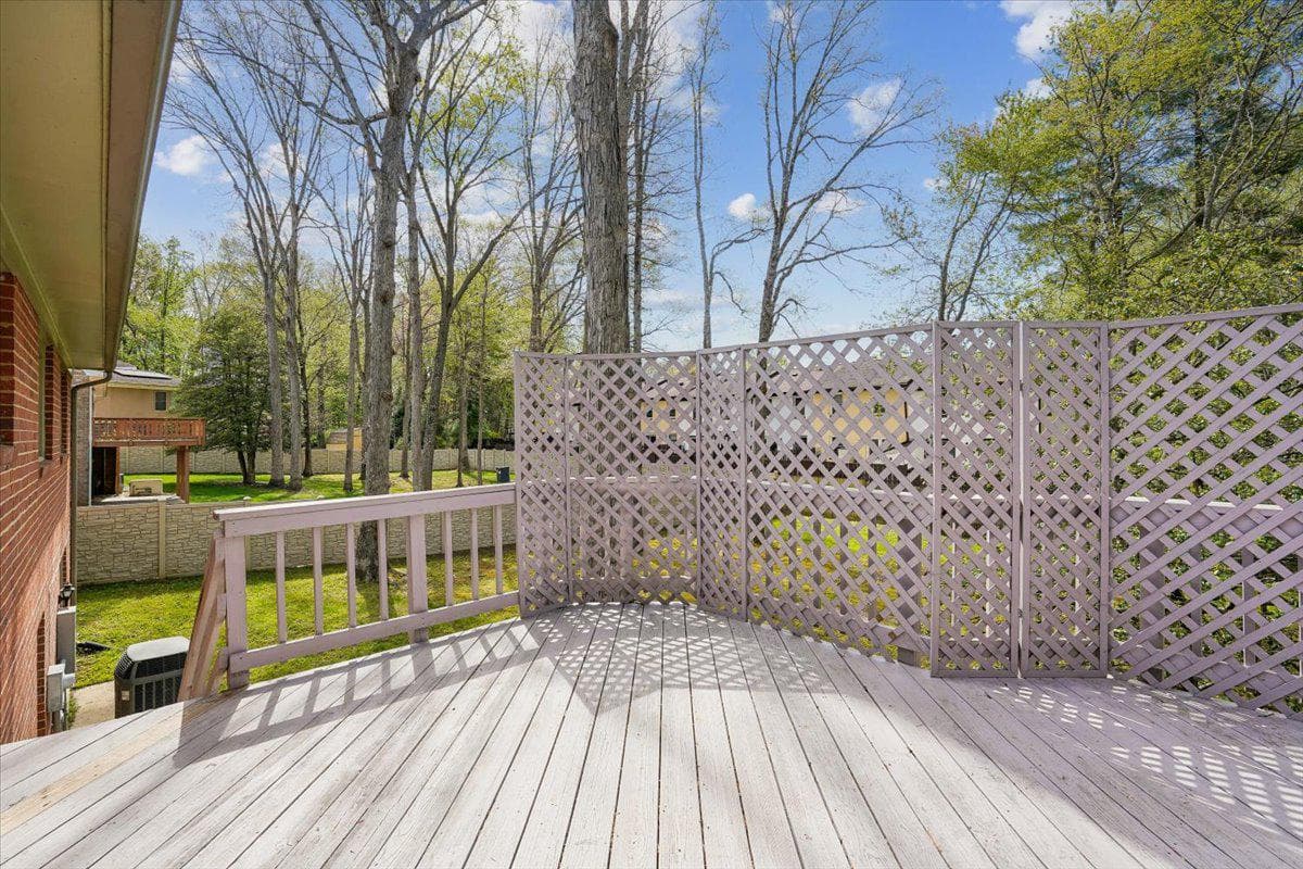 8913 Bluegate Drive photo 21