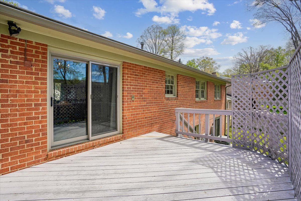 8913 Bluegate Drive photo 23