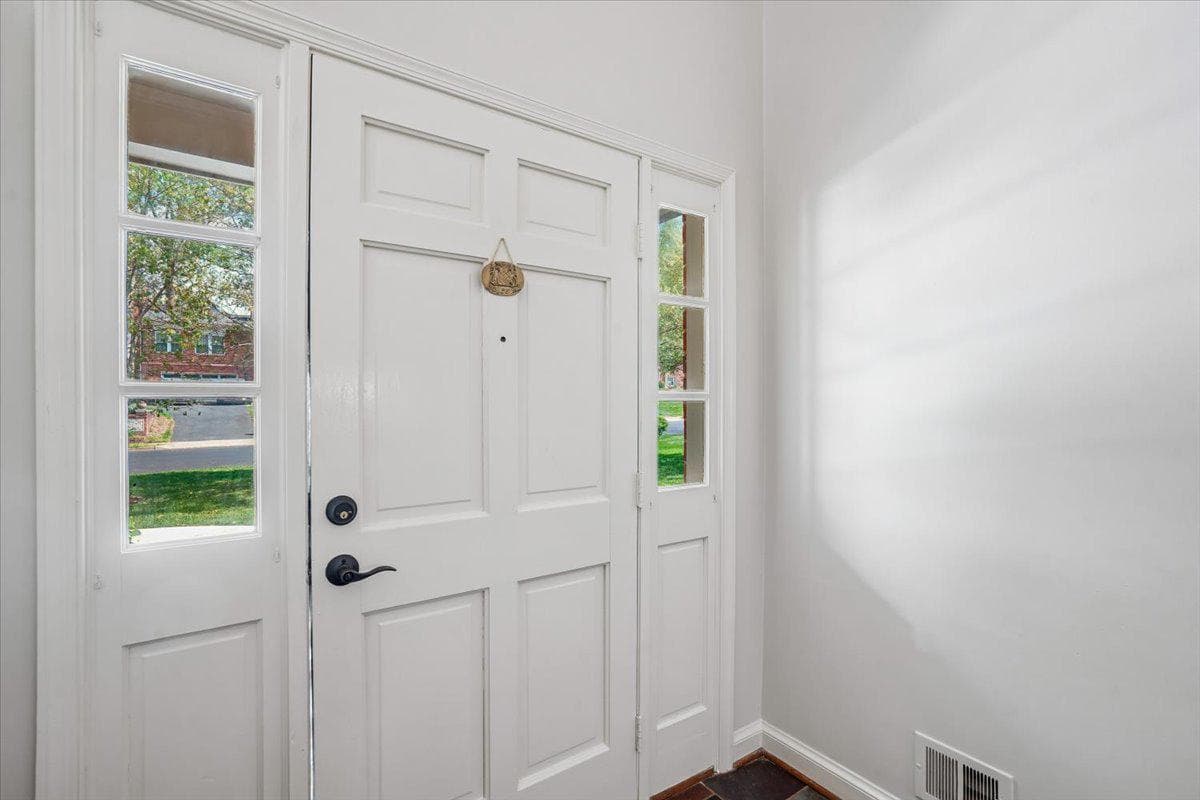 8913 Bluegate Drive photo 25