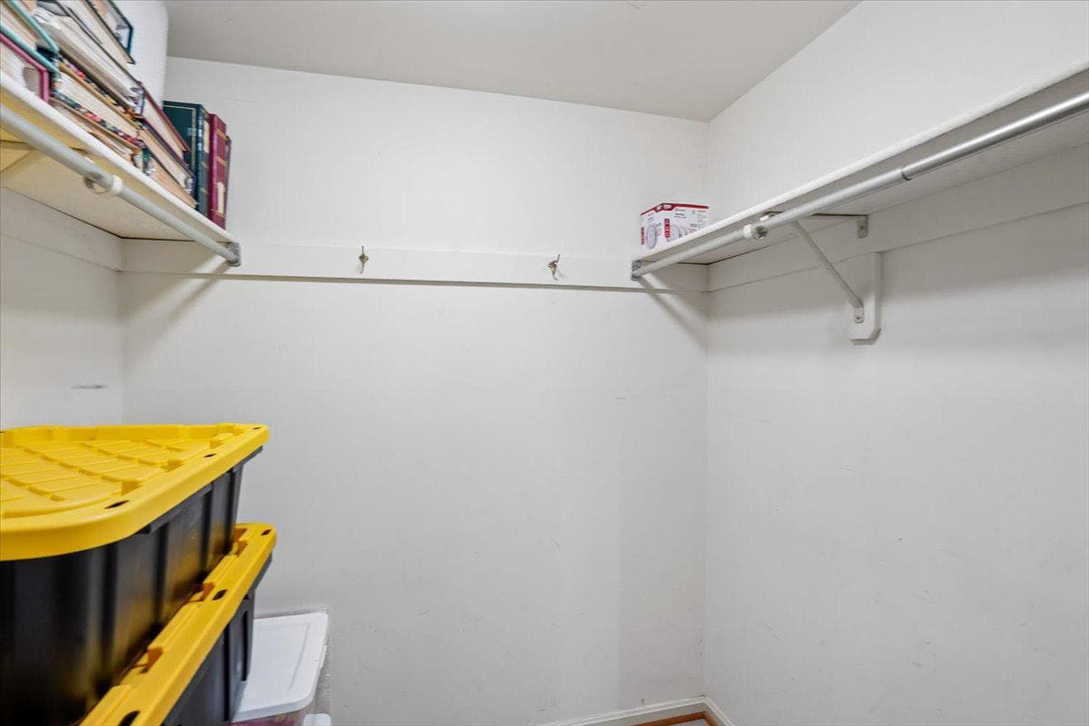 8913 Bluegate Drive photo 31