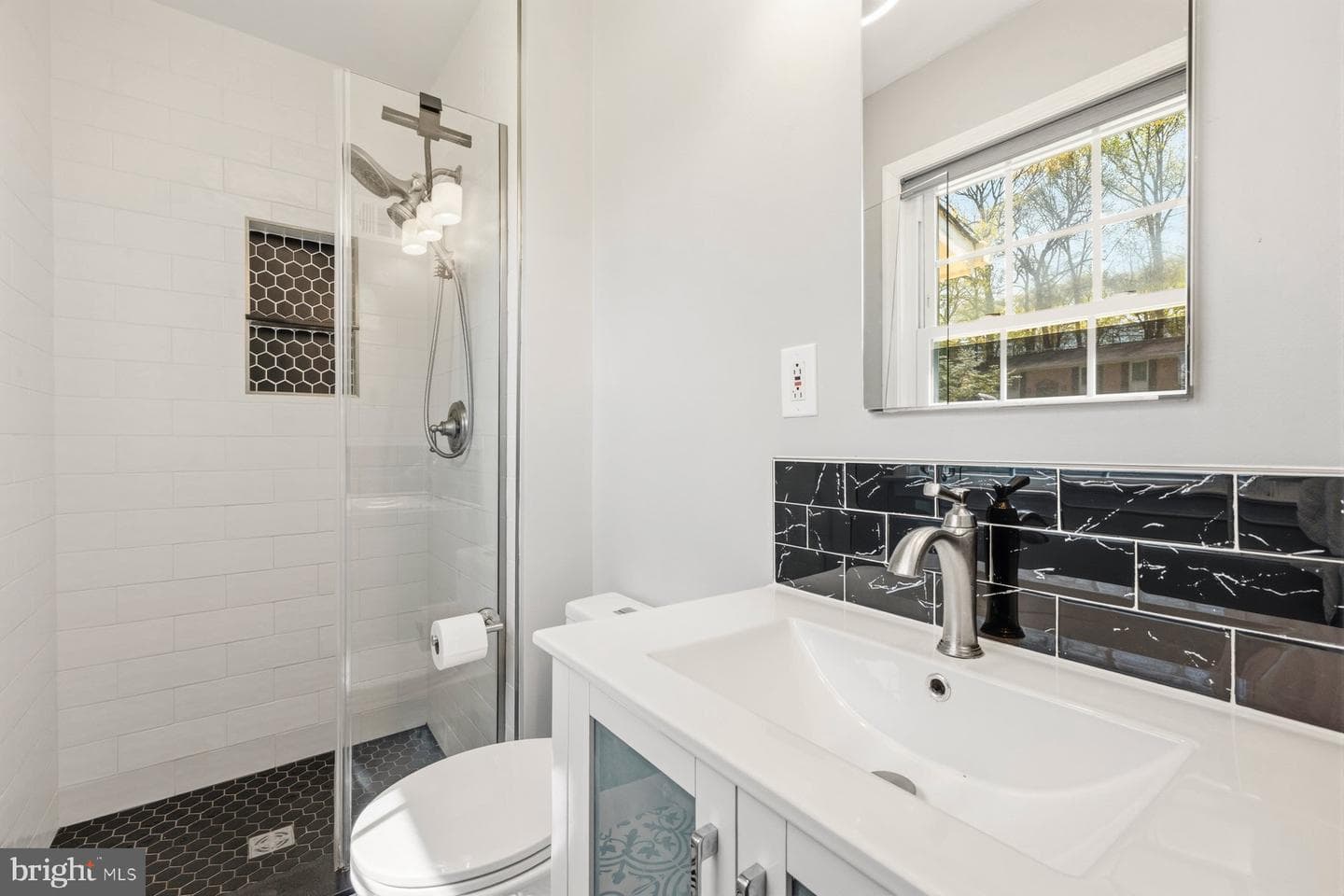 6231 Greeley Boulevard photo 12