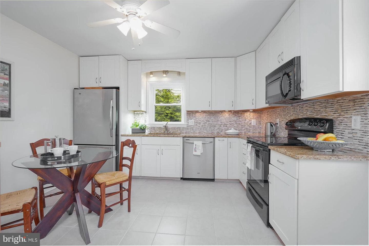 1557 Evers Drive photo 8