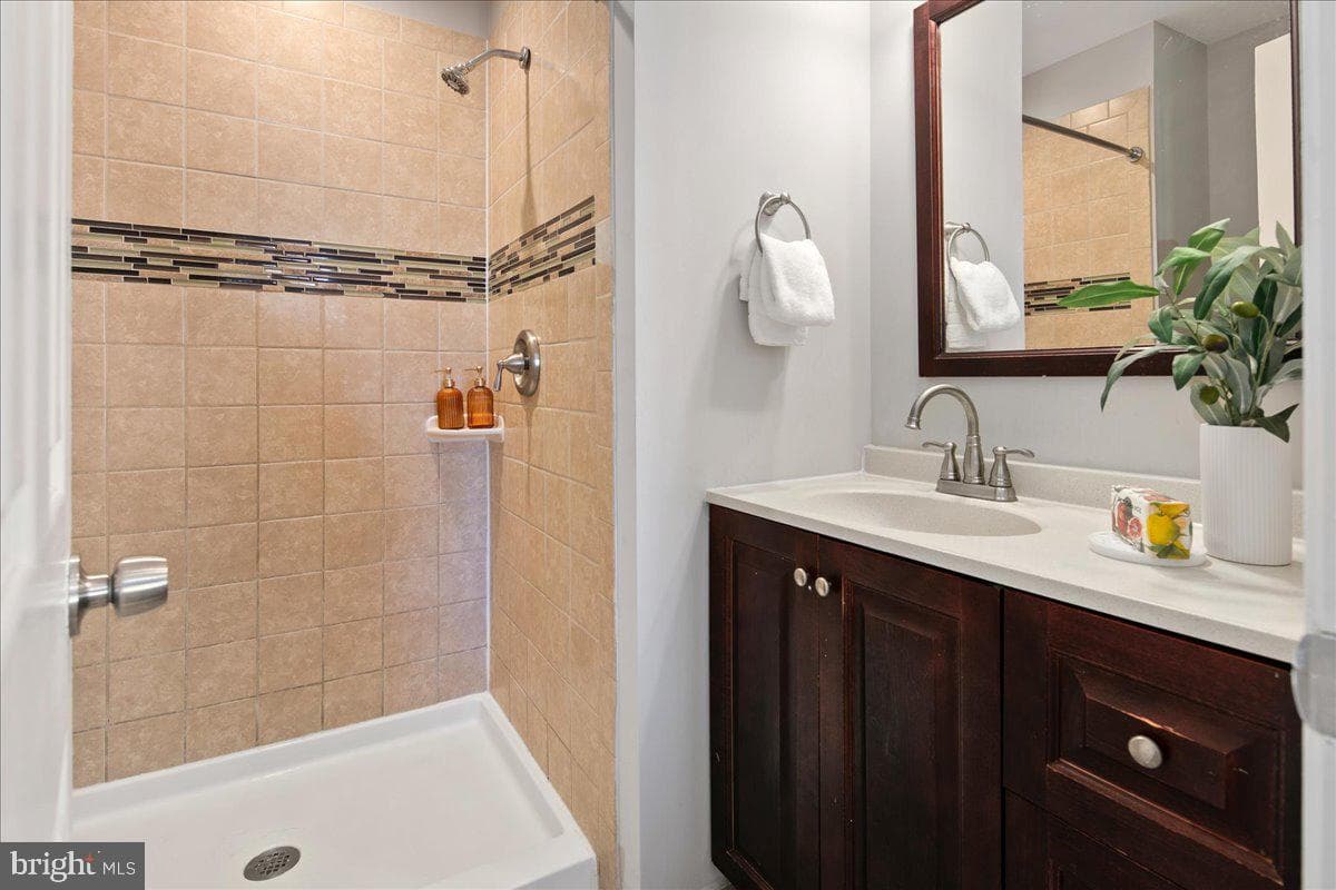 7813 Wintercress Lane photo 33