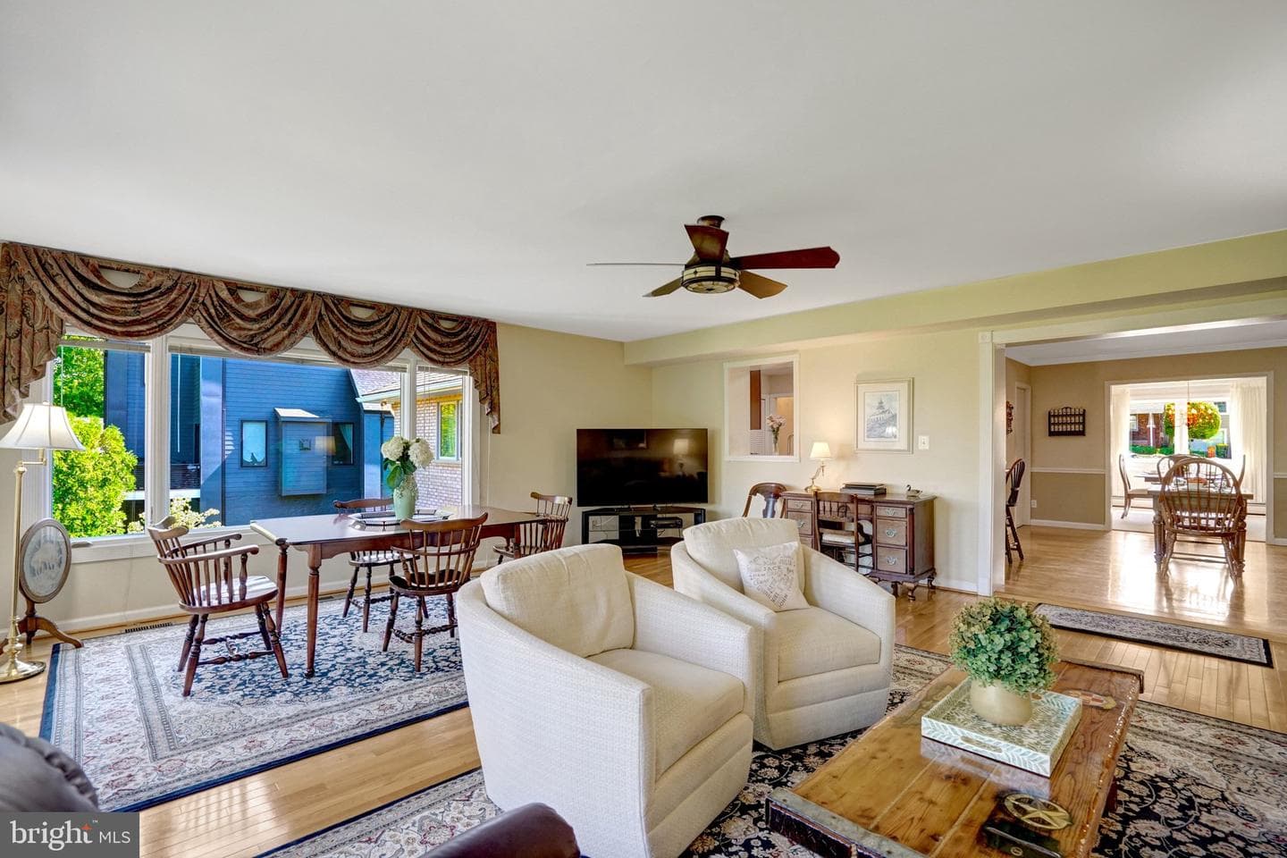 1812a Birch Road photo 23