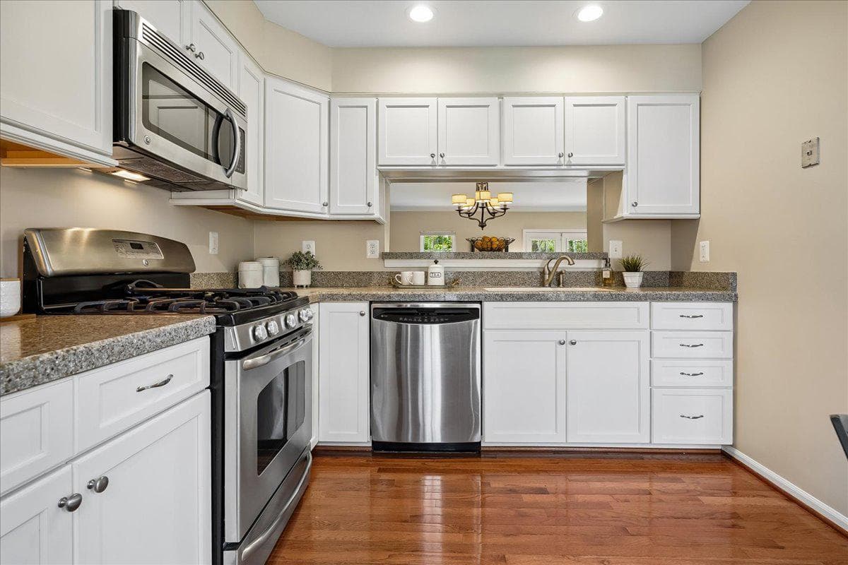 6556 Kelsey Point Circle photo 4