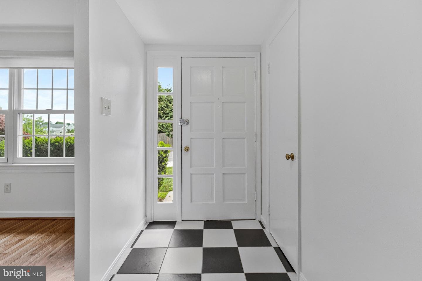 309 Center Street N photo 6