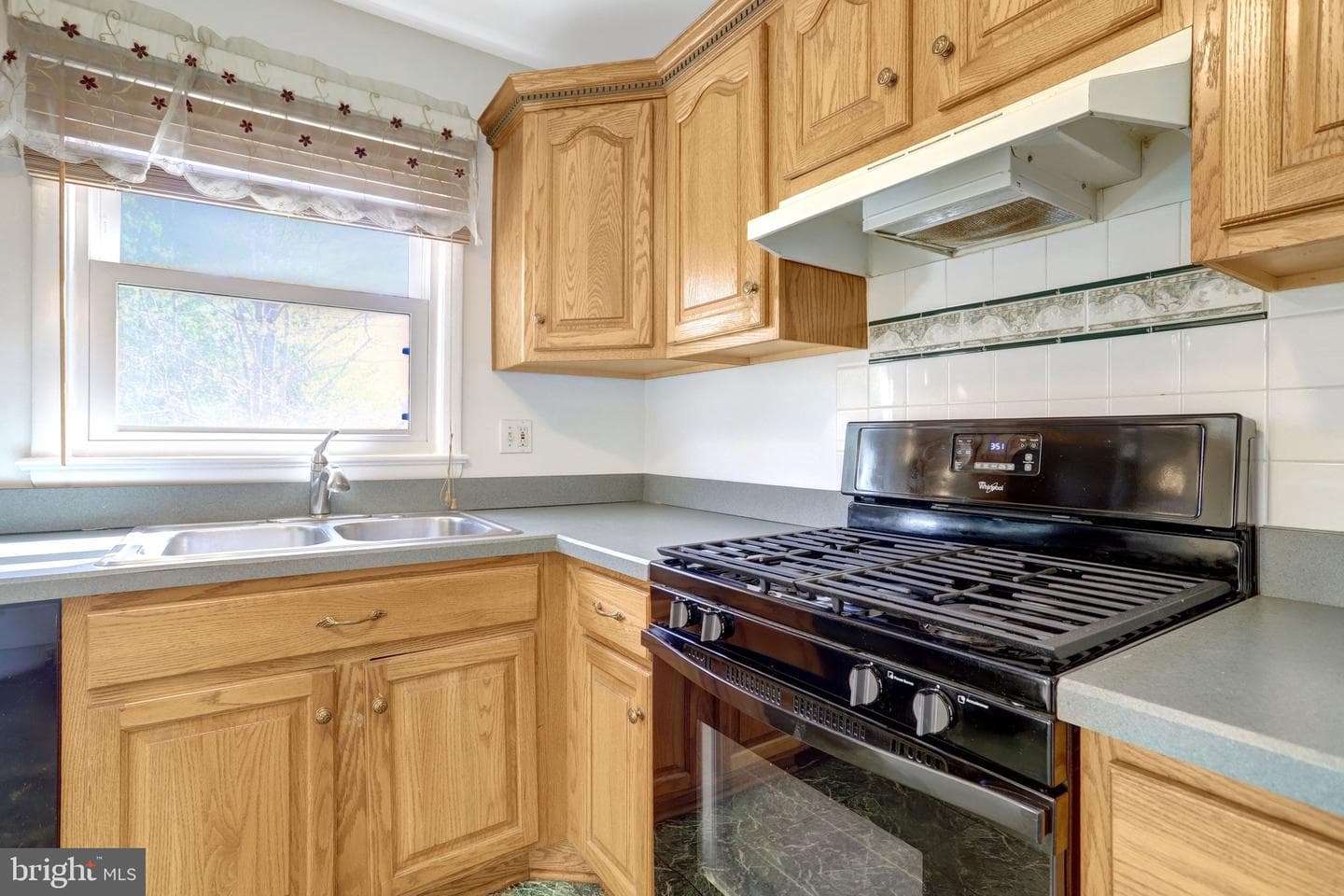 7800 Hayfield Road photo 20