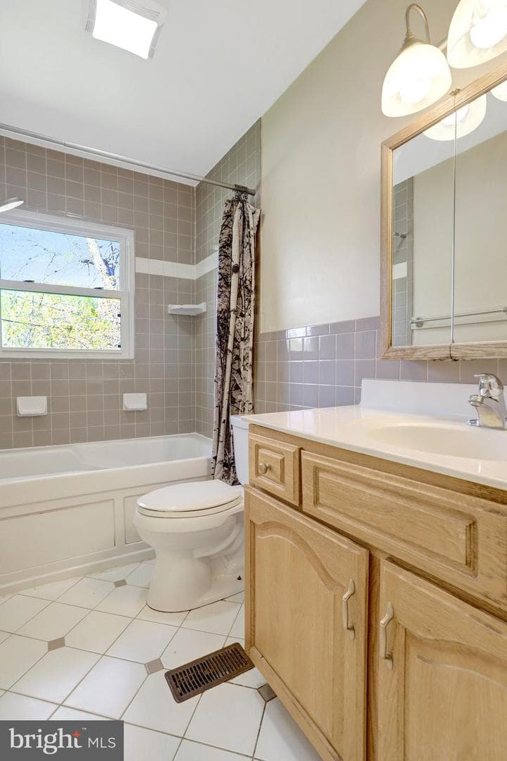 7800 Hayfield Road photo 26