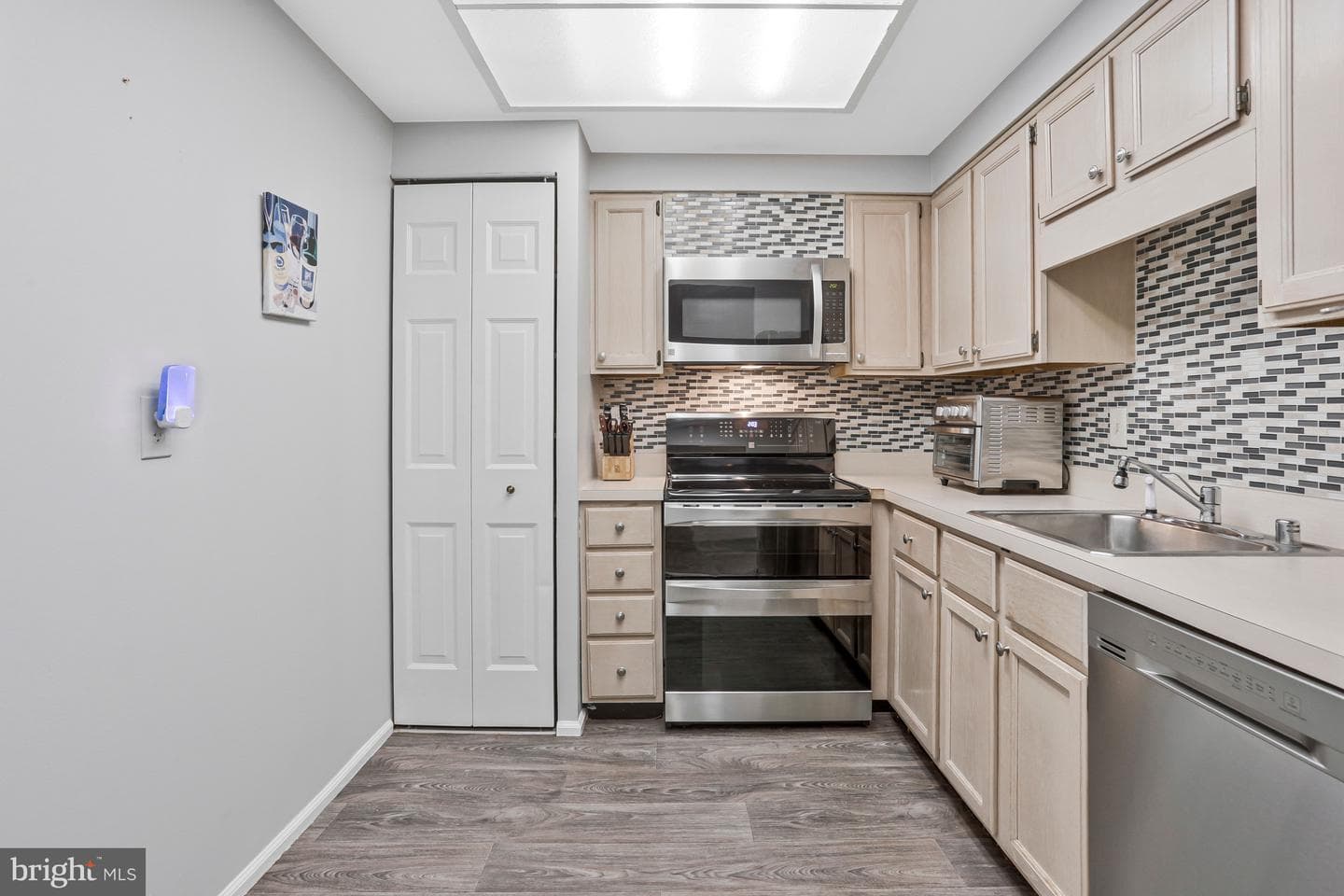 7640 Provincial Drive #110 photo 12