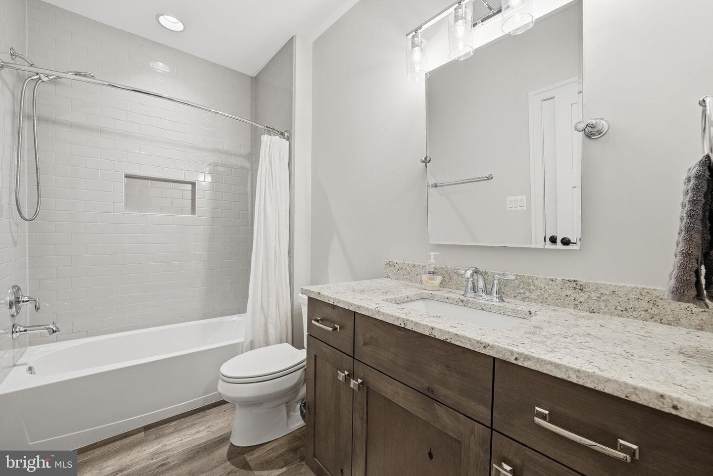 427 Orchard Street NW photo 38