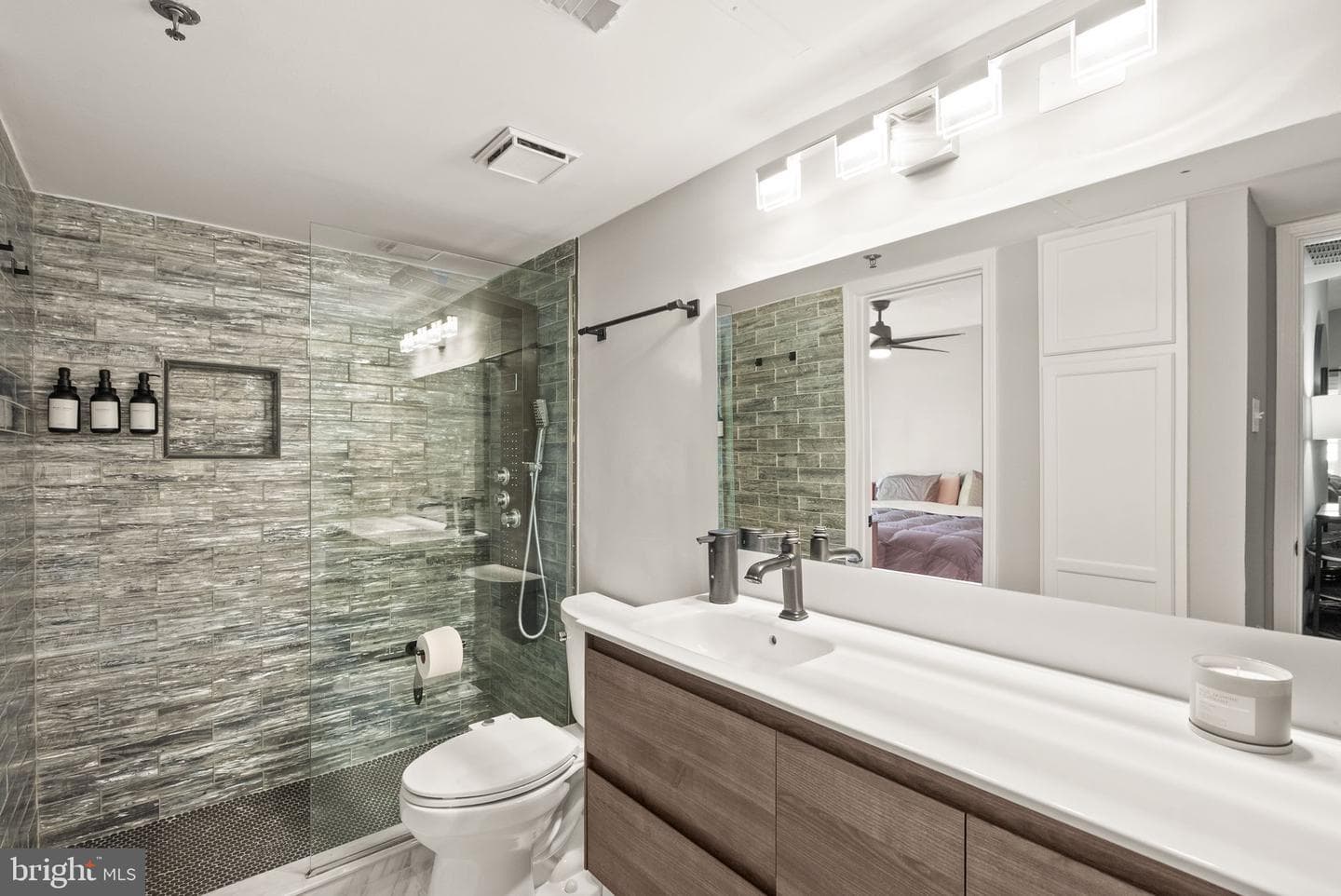 1504 Lincoln Way #406 photo 2