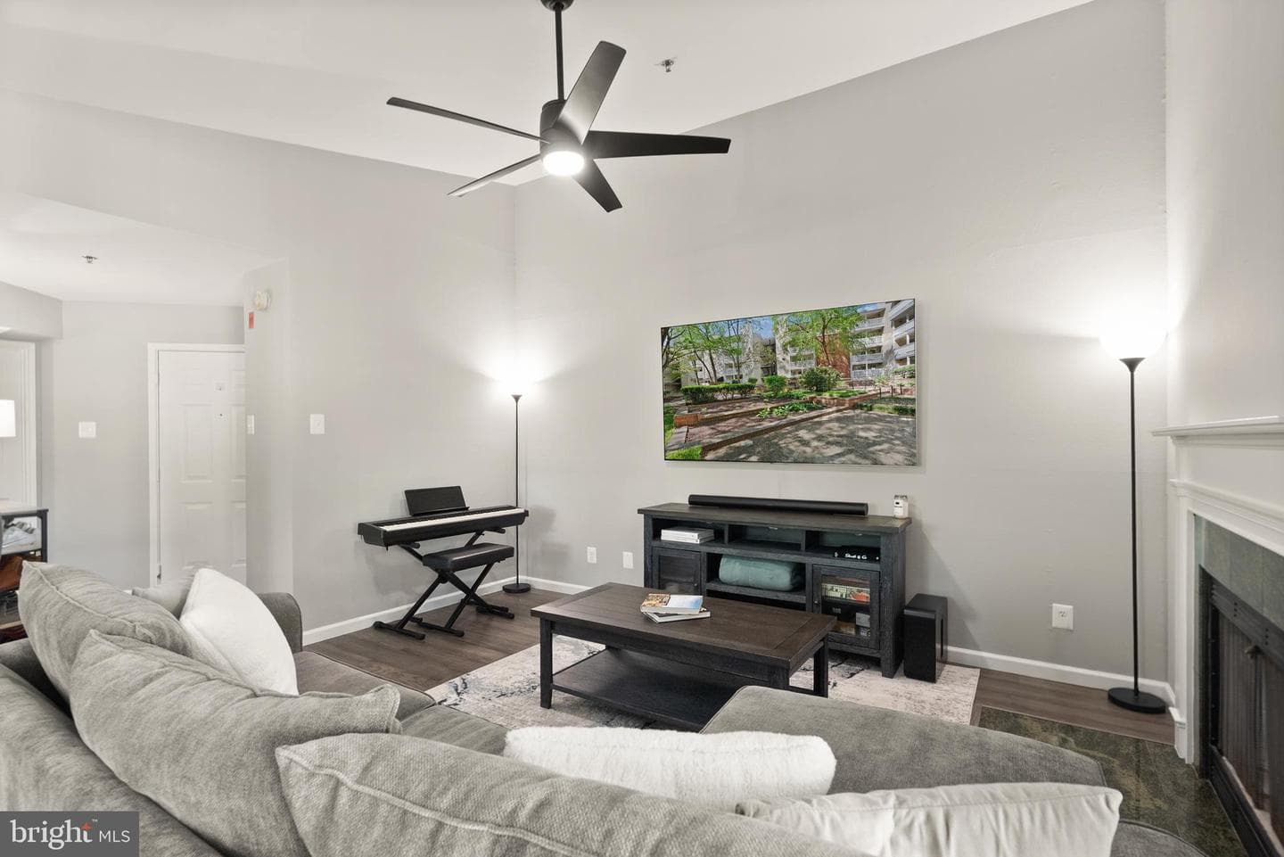 1504 Lincoln Way #406 photo 6
