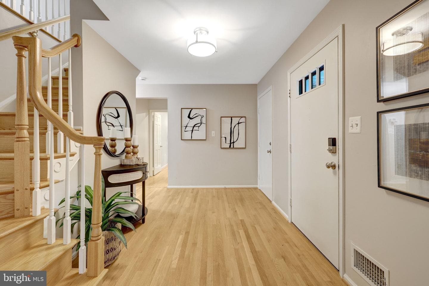 9321 Tovito Drive photo 4