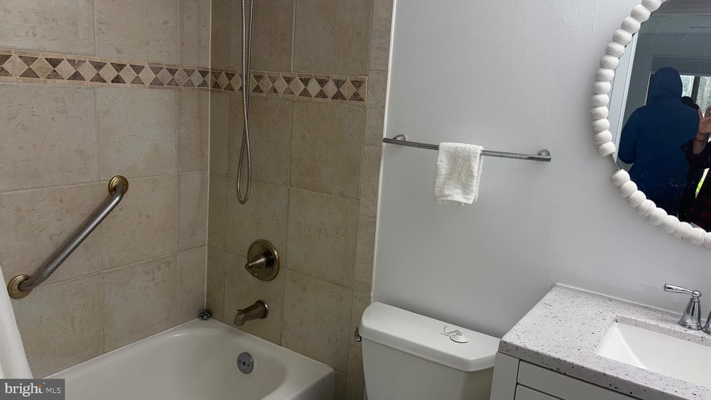 11212 Chestnut Grove Square #115 photo 19