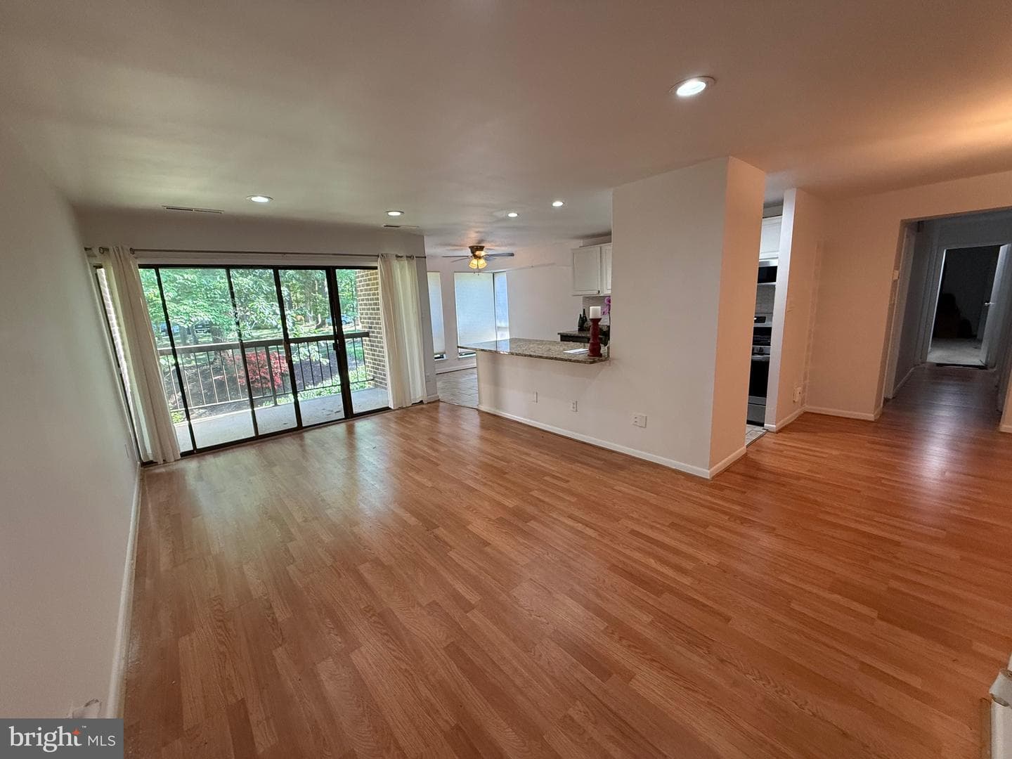 11212 Chestnut Grove Square #115 photo 3