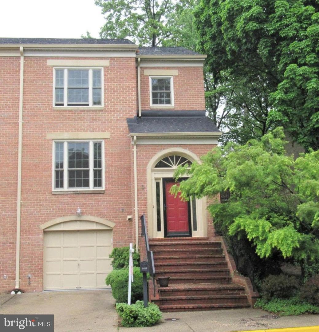 1433 Mclean Mews Court