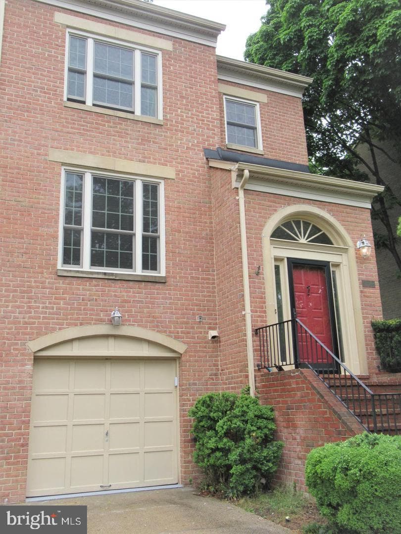 1433 Mclean Mews Court photo 25