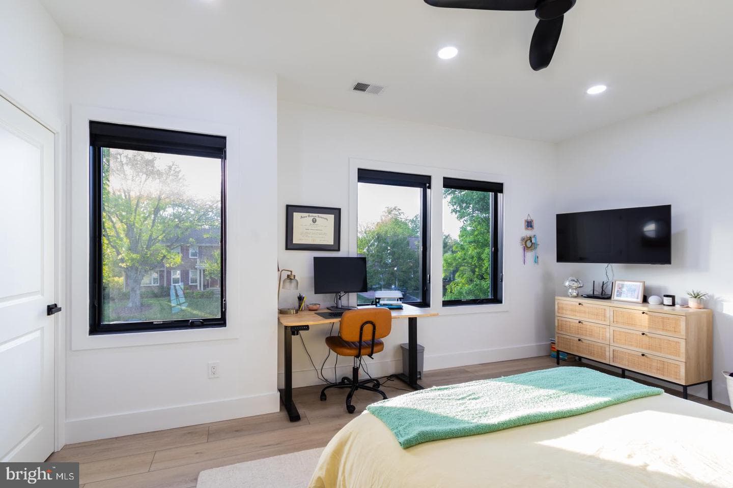 13821 Leighfield Street photo 33