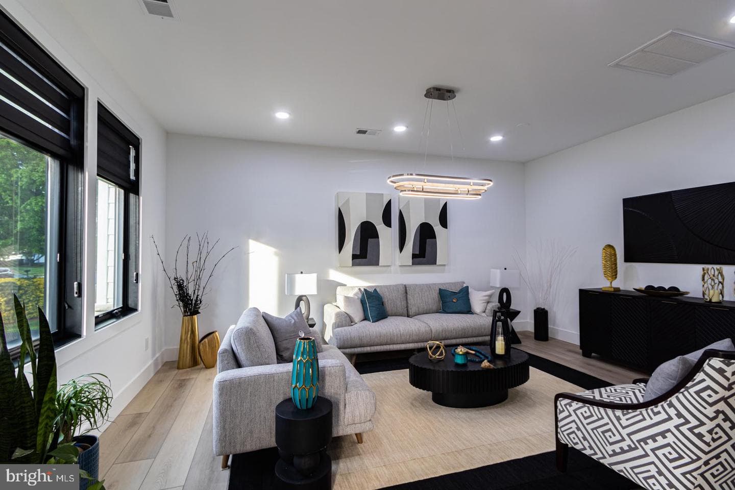 13821 Leighfield Street photo 9