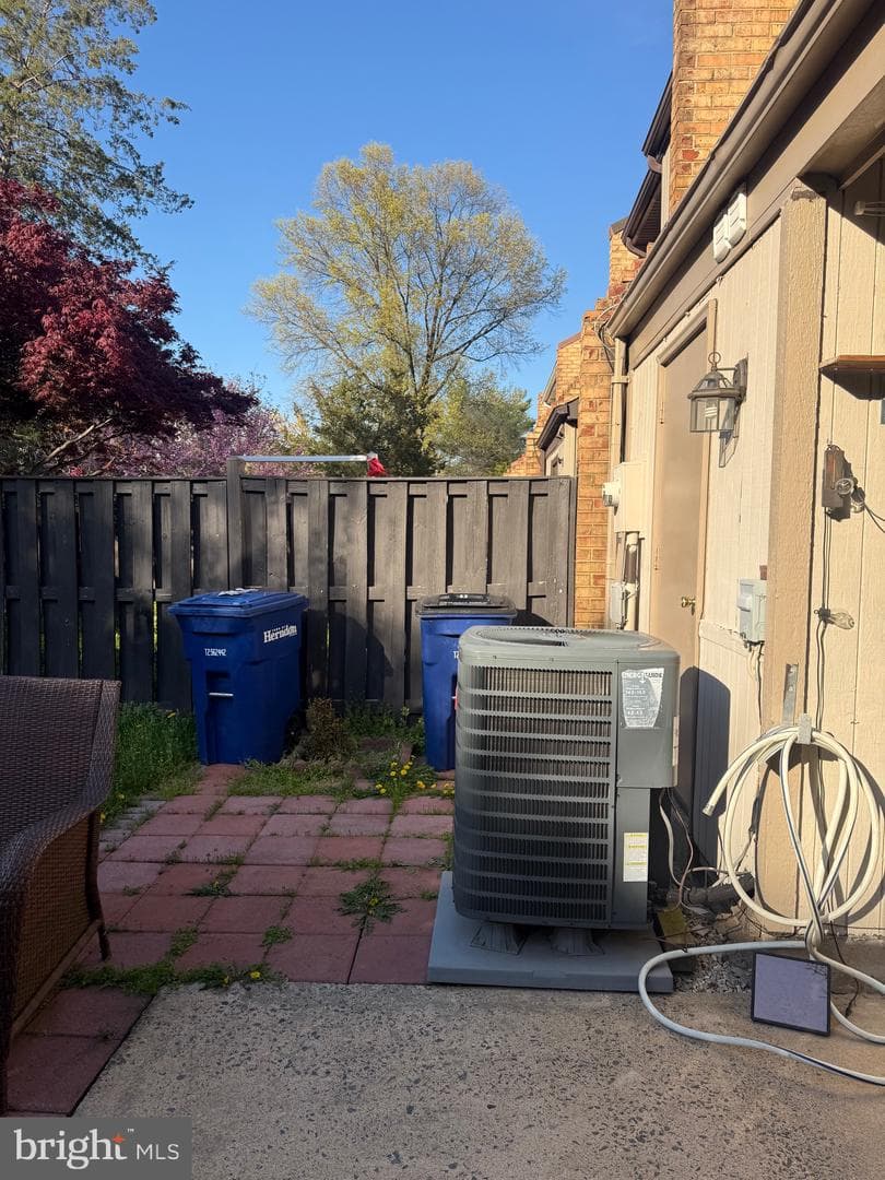 1121 Shannon Place photo 17