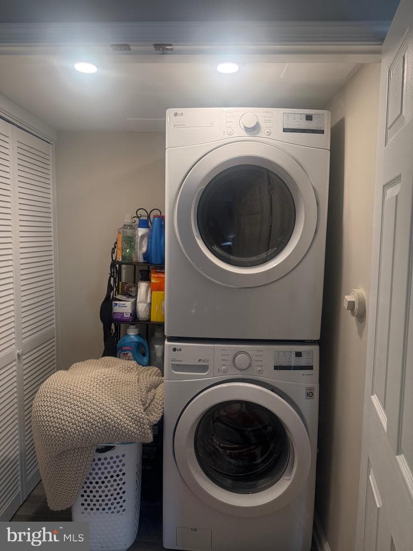 1121 Shannon Place photo 21