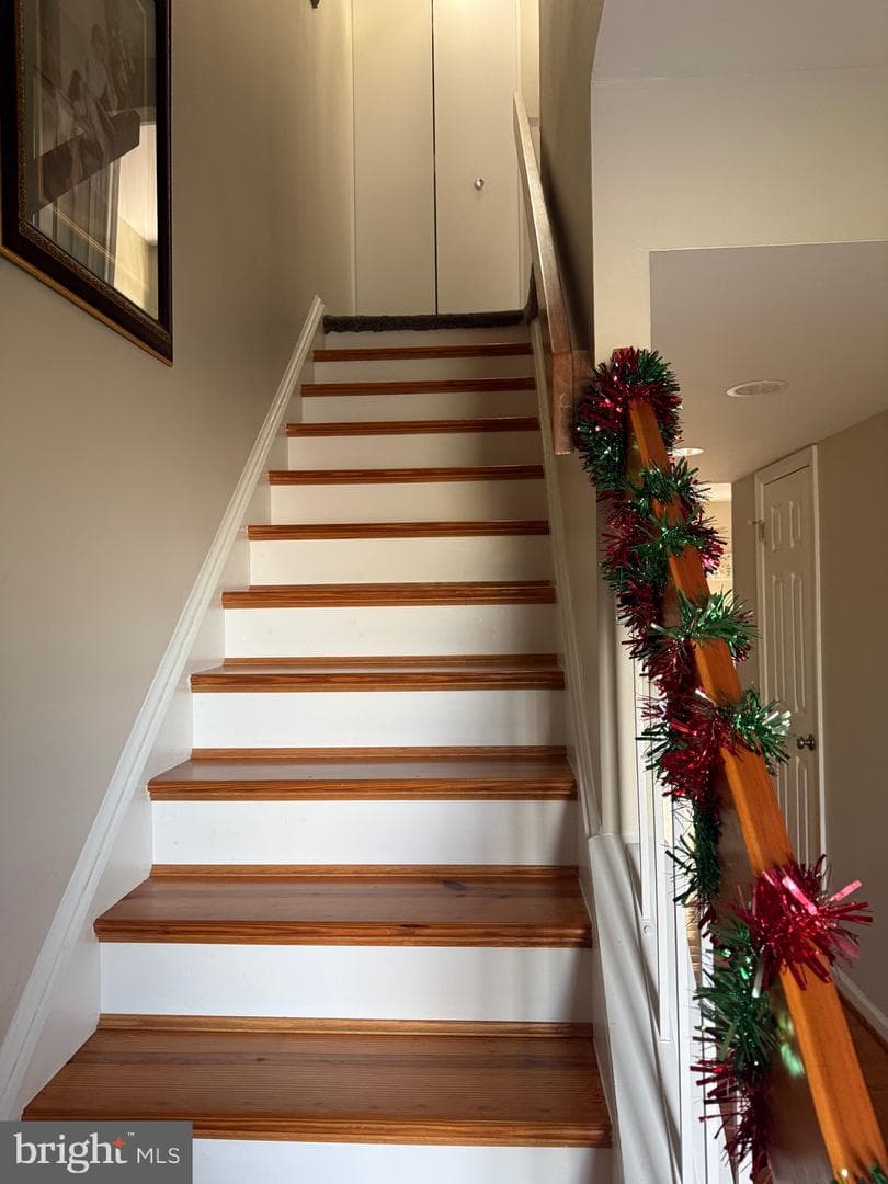 1121 Shannon Place photo 4