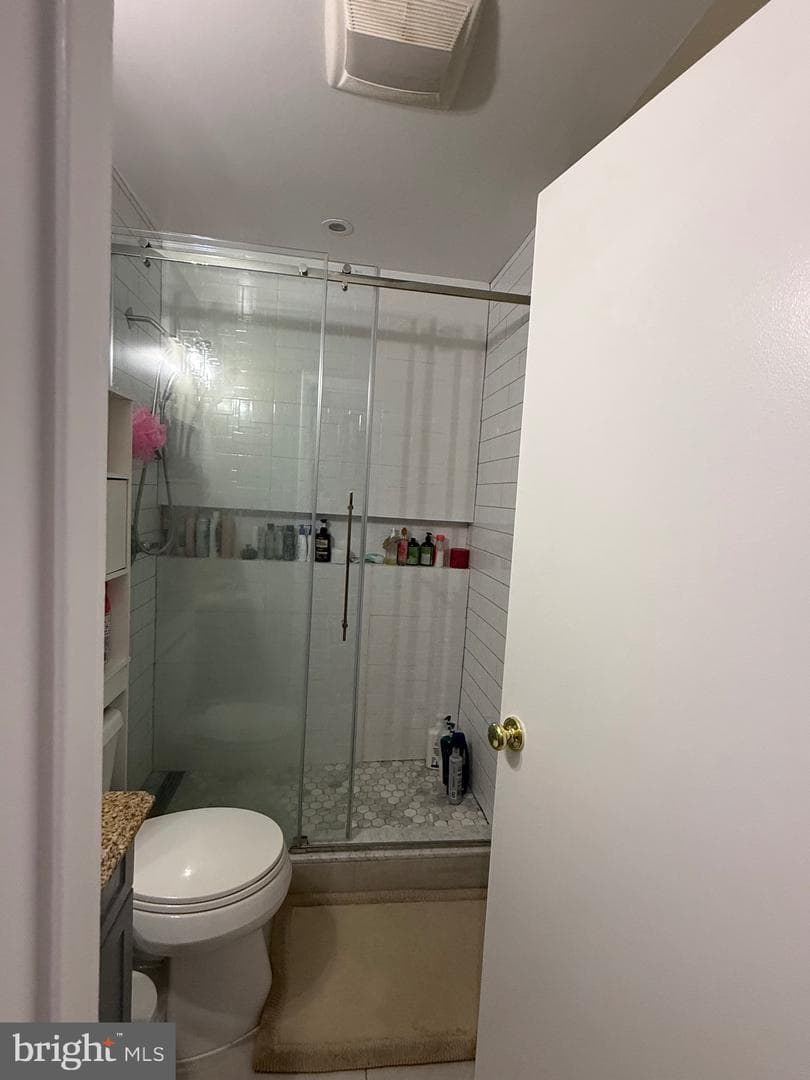 1121 Shannon Place photo 5