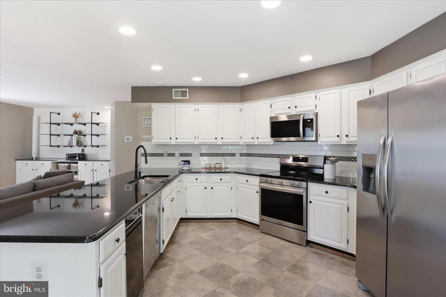 3424 Silver Maple Place photo 20