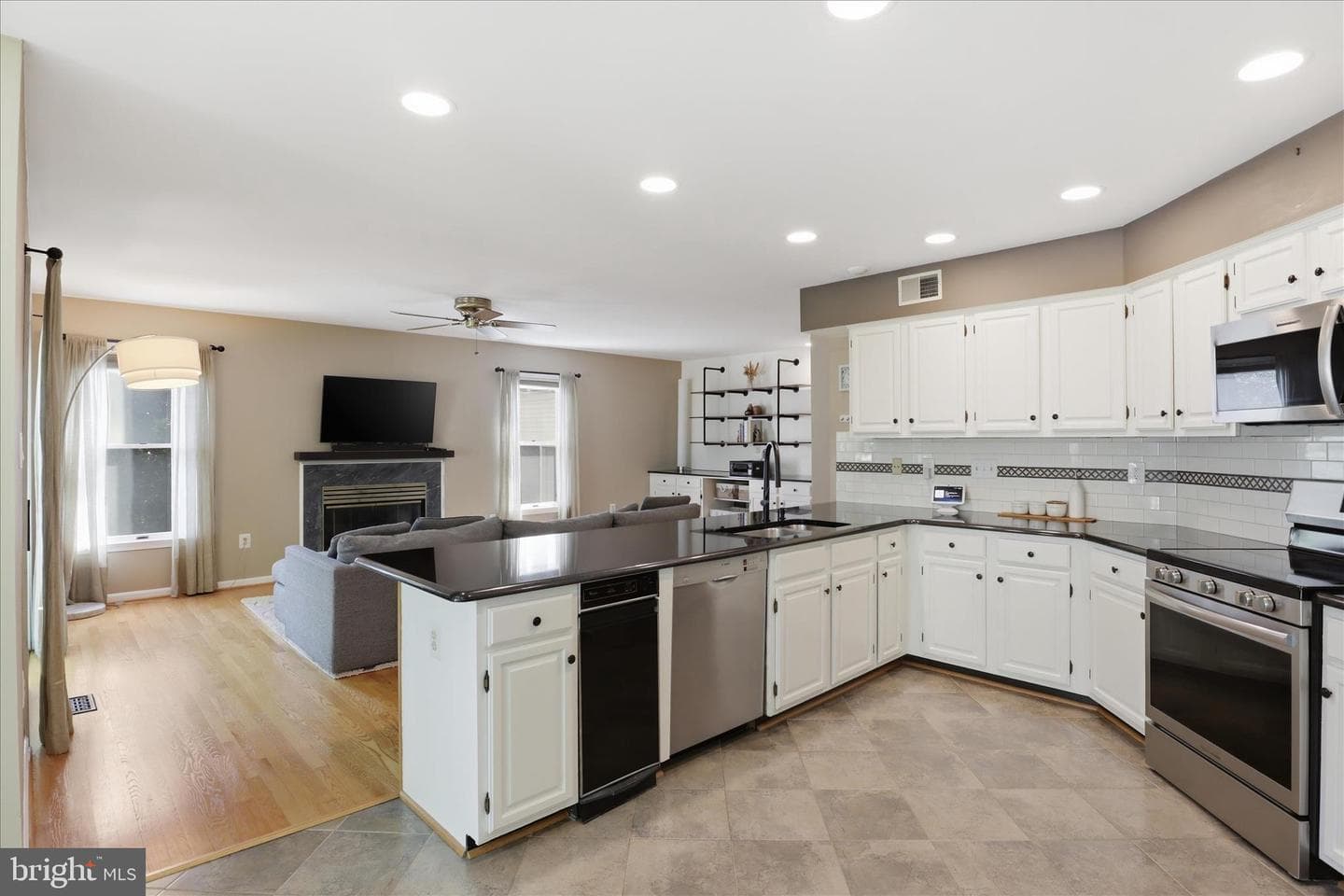 3424 Silver Maple Place photo 21
