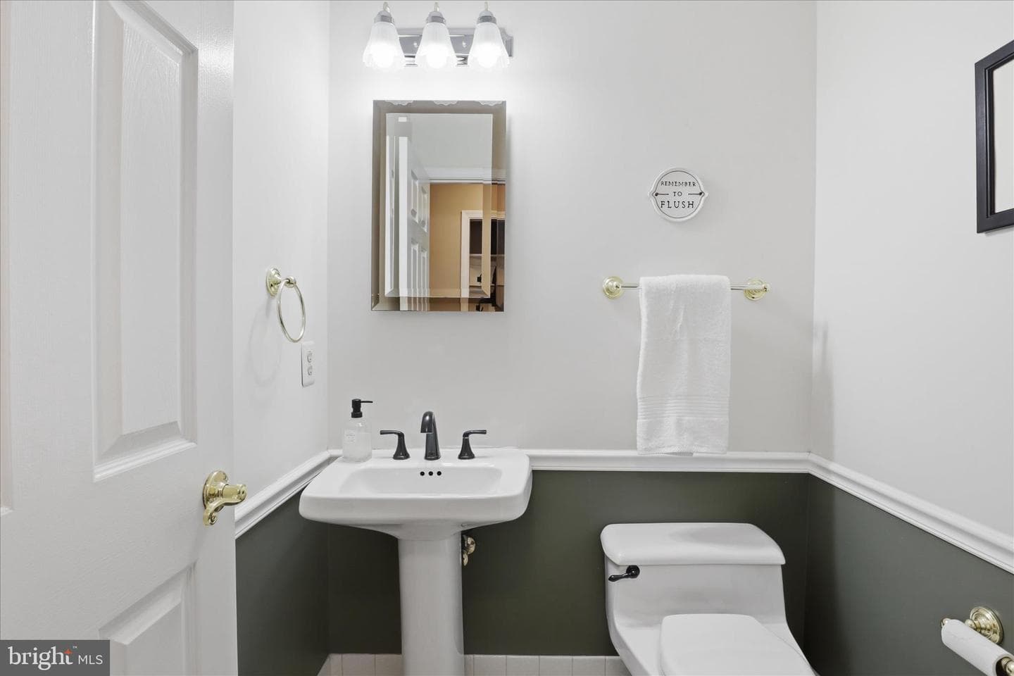 3424 Silver Maple Place photo 25