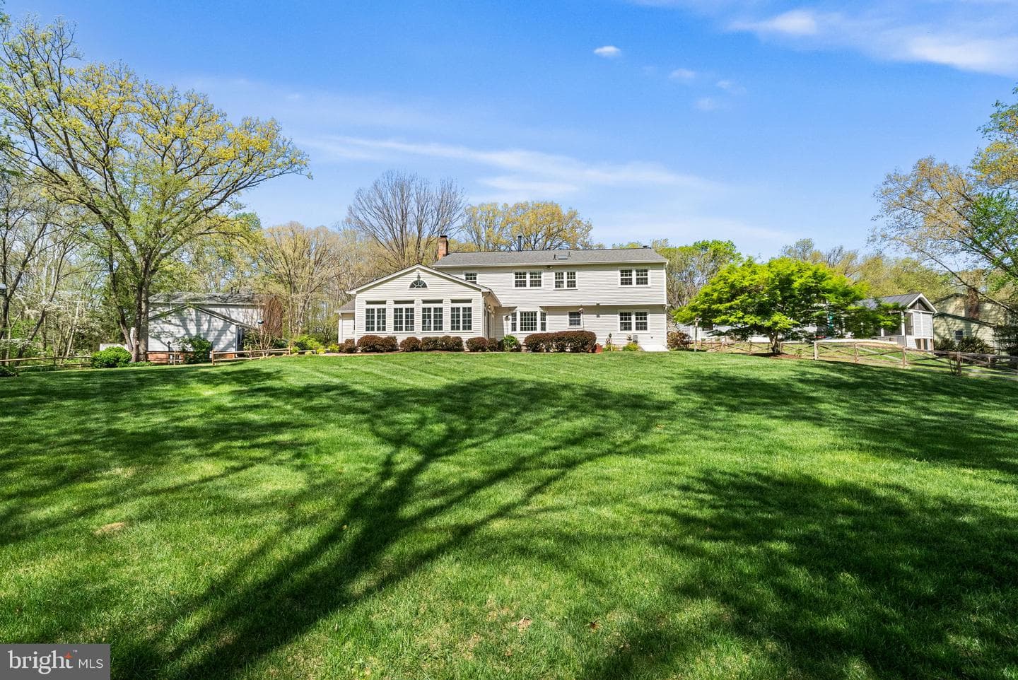10103 Tamarack Drive photo 2