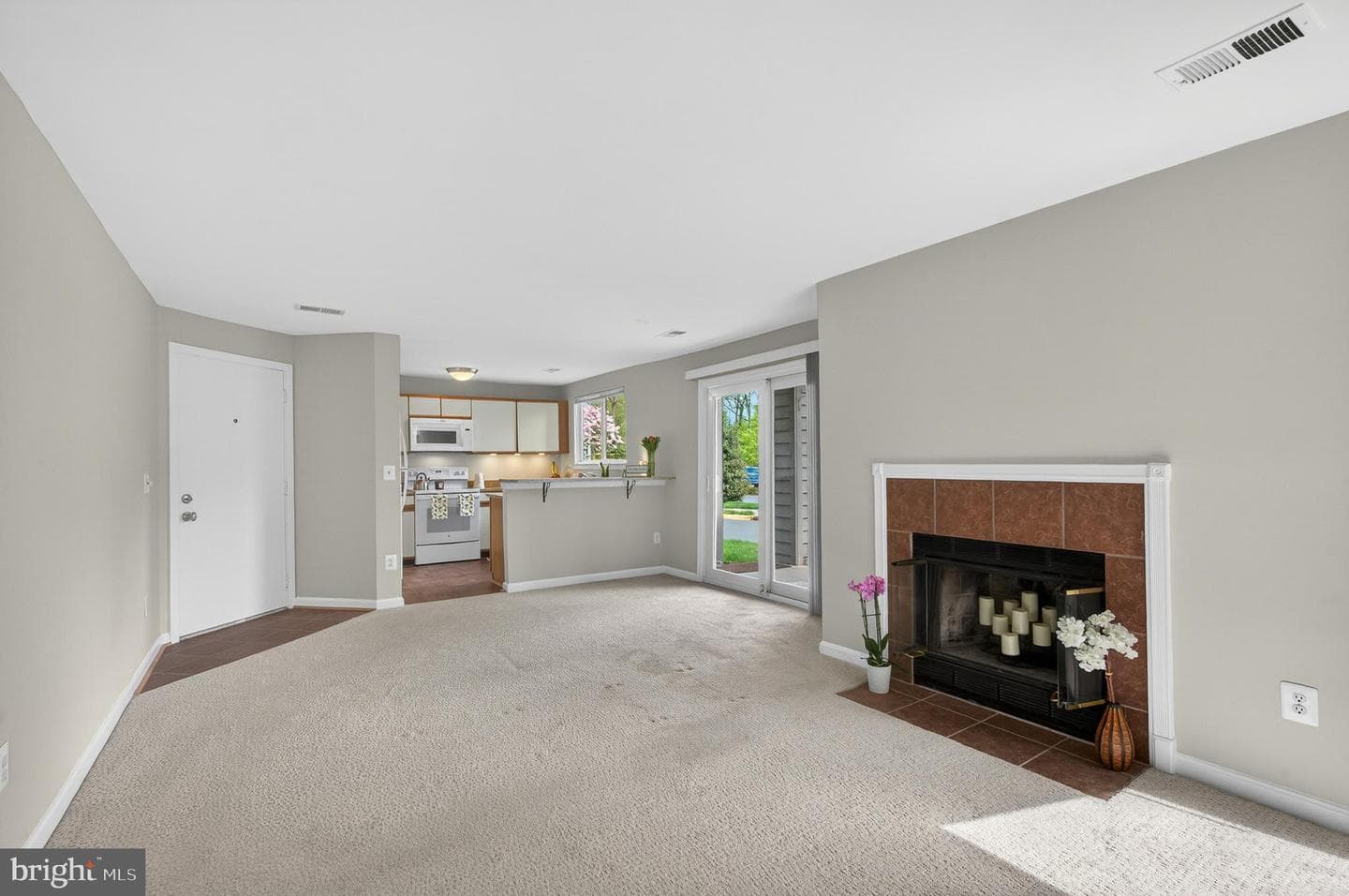 1512 Summerchase Court photo 3