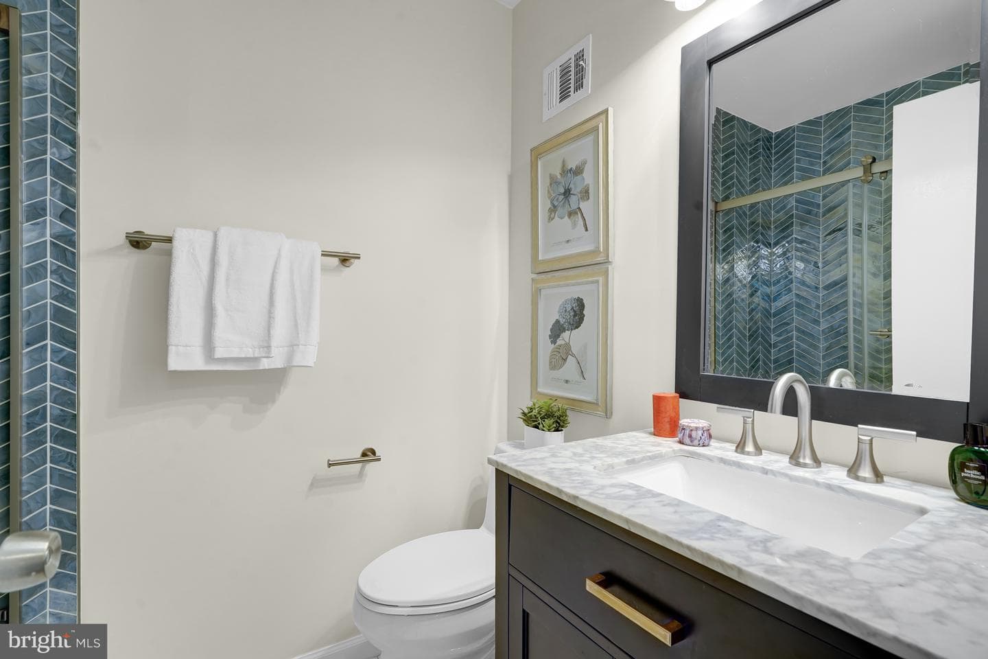 6426 Gildar Street photo 22