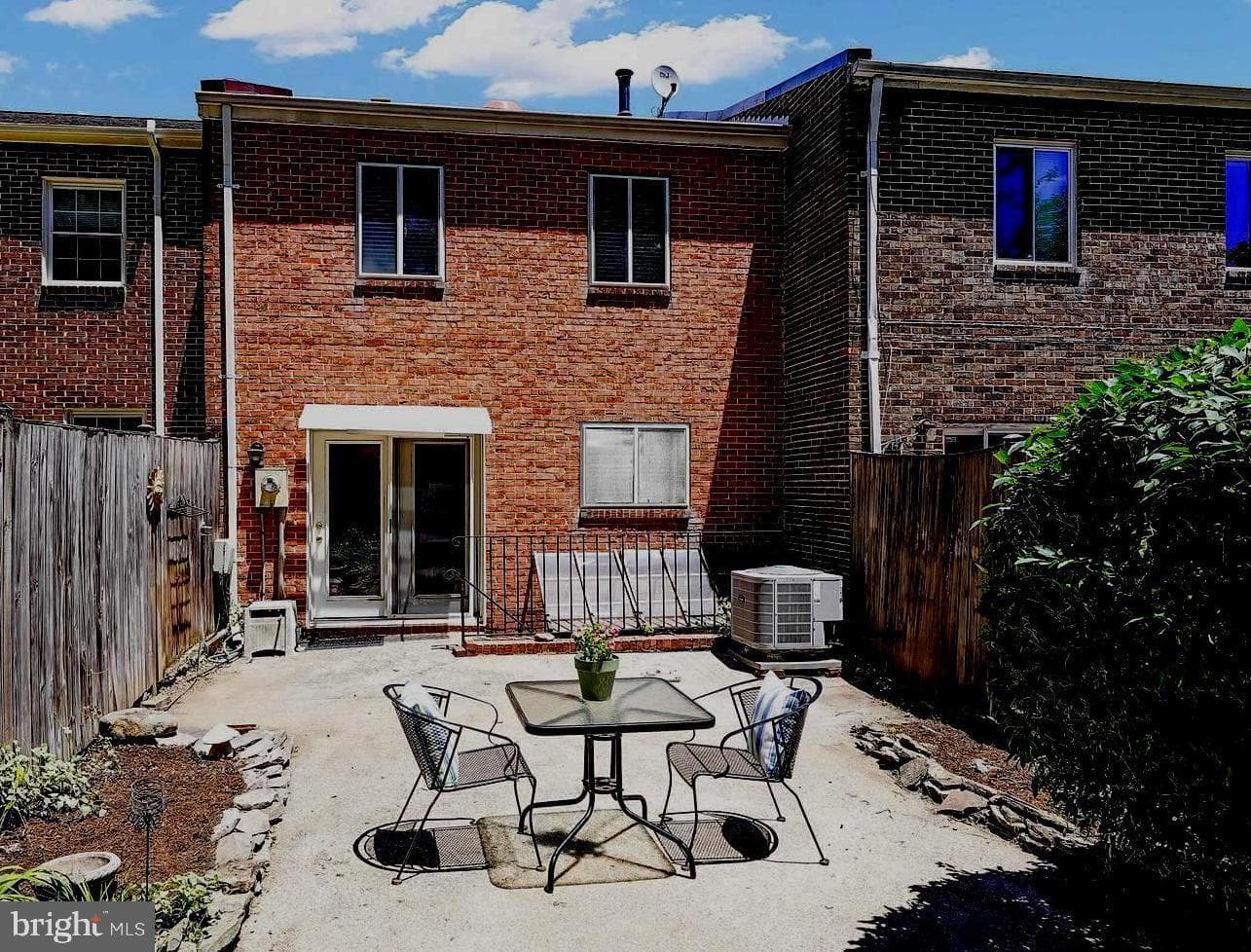 6426 Gildar Street photo 36