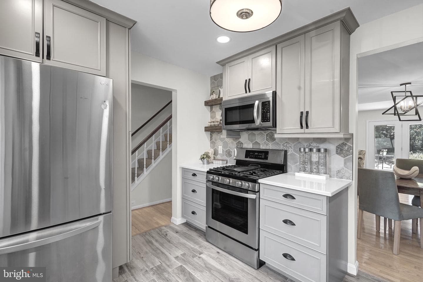 6426 Gildar Street photo 7