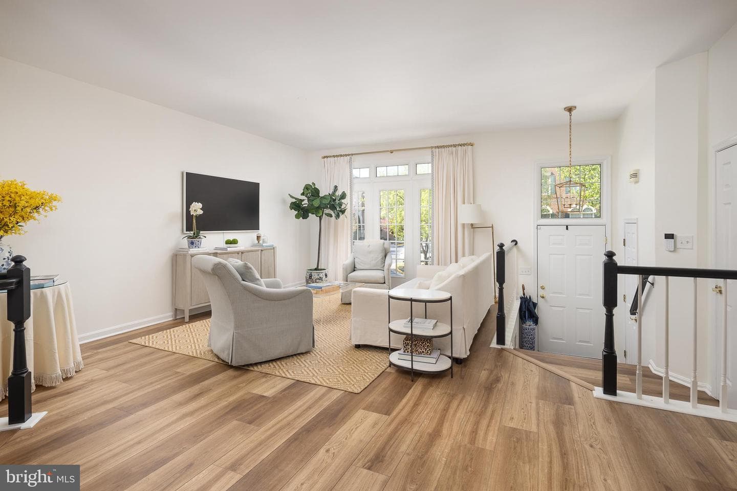 6611 Dunwich Way photo 3