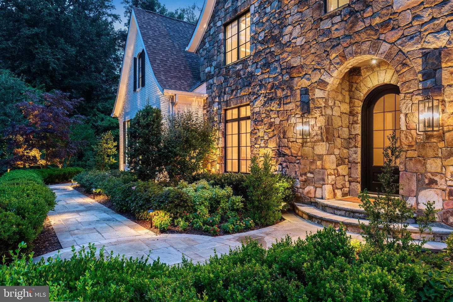 6704 Lupine Lane, Mclean
