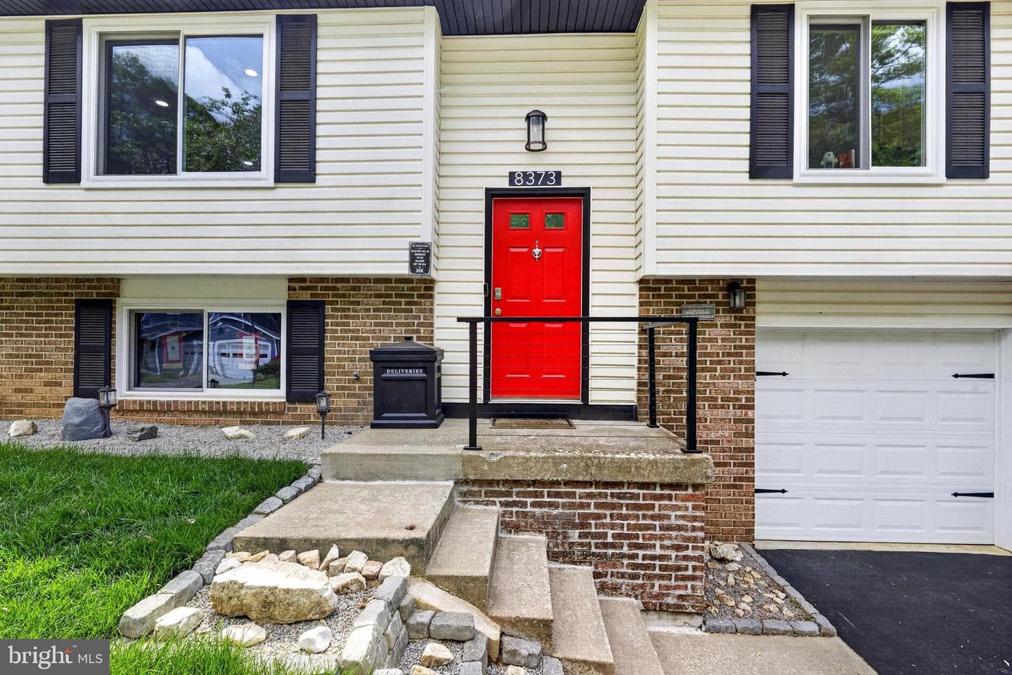 8373 Magic Leaf Road photo 2