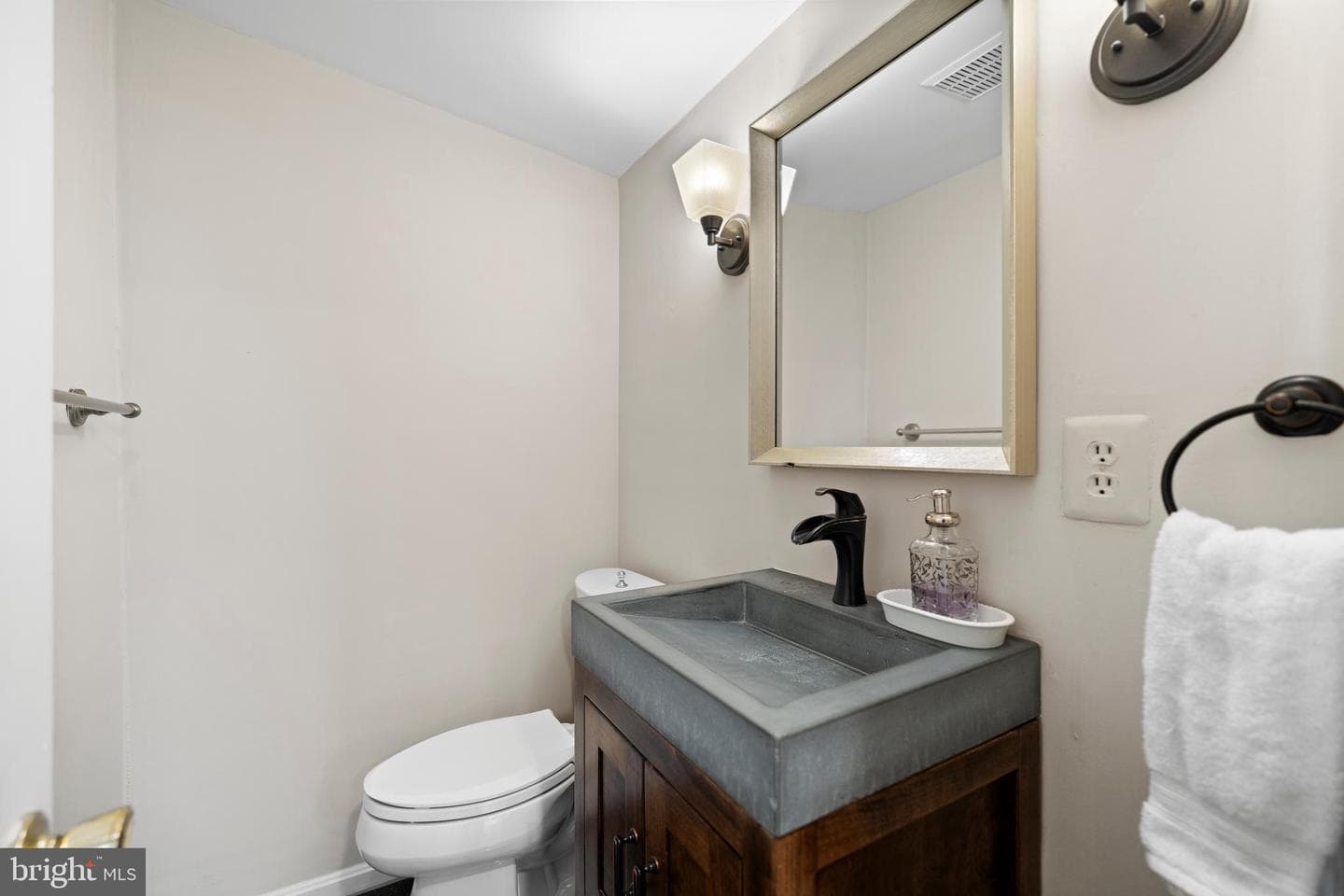 7113 Carol Lane photo 16
