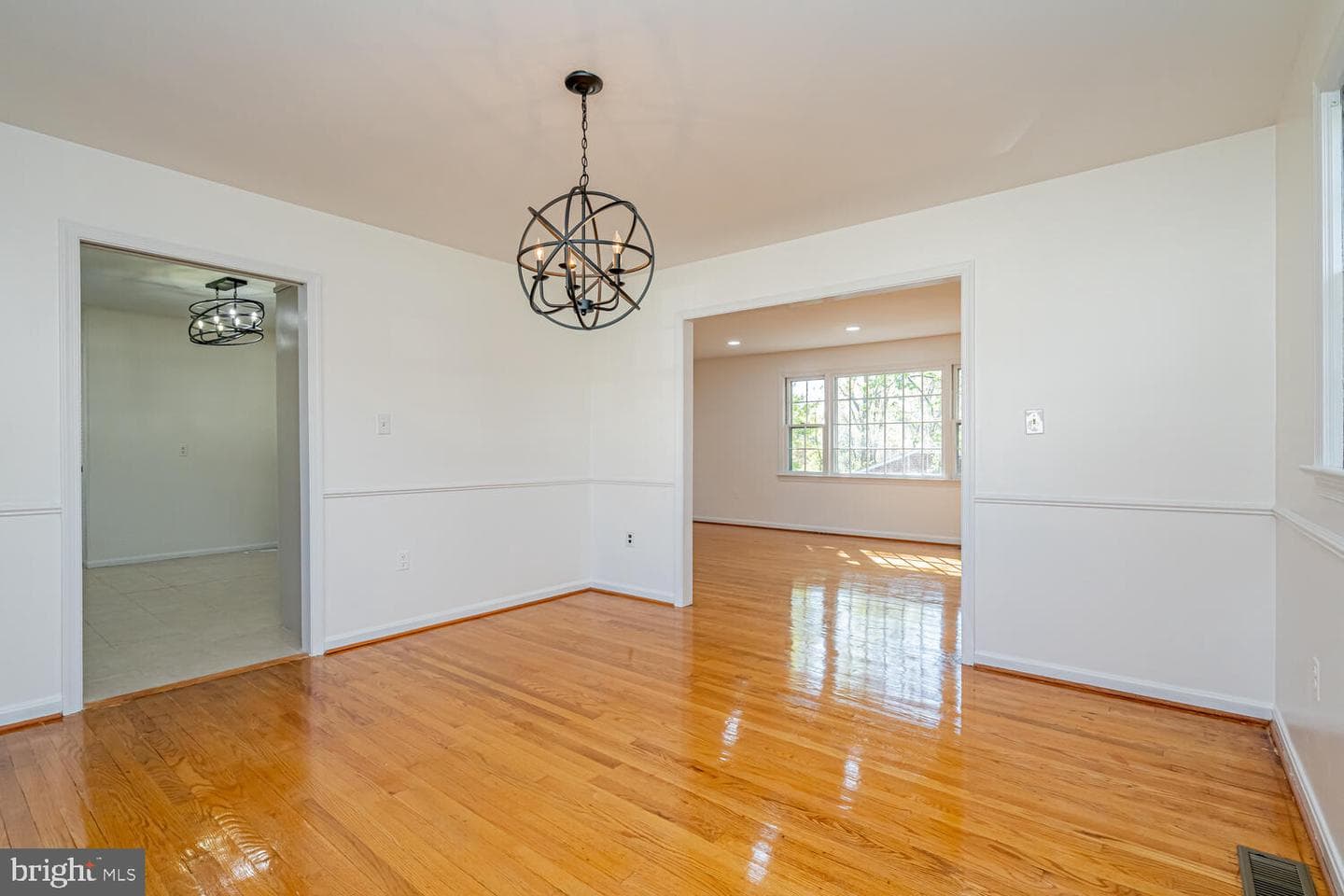 3535 Memorial Street photo 12
