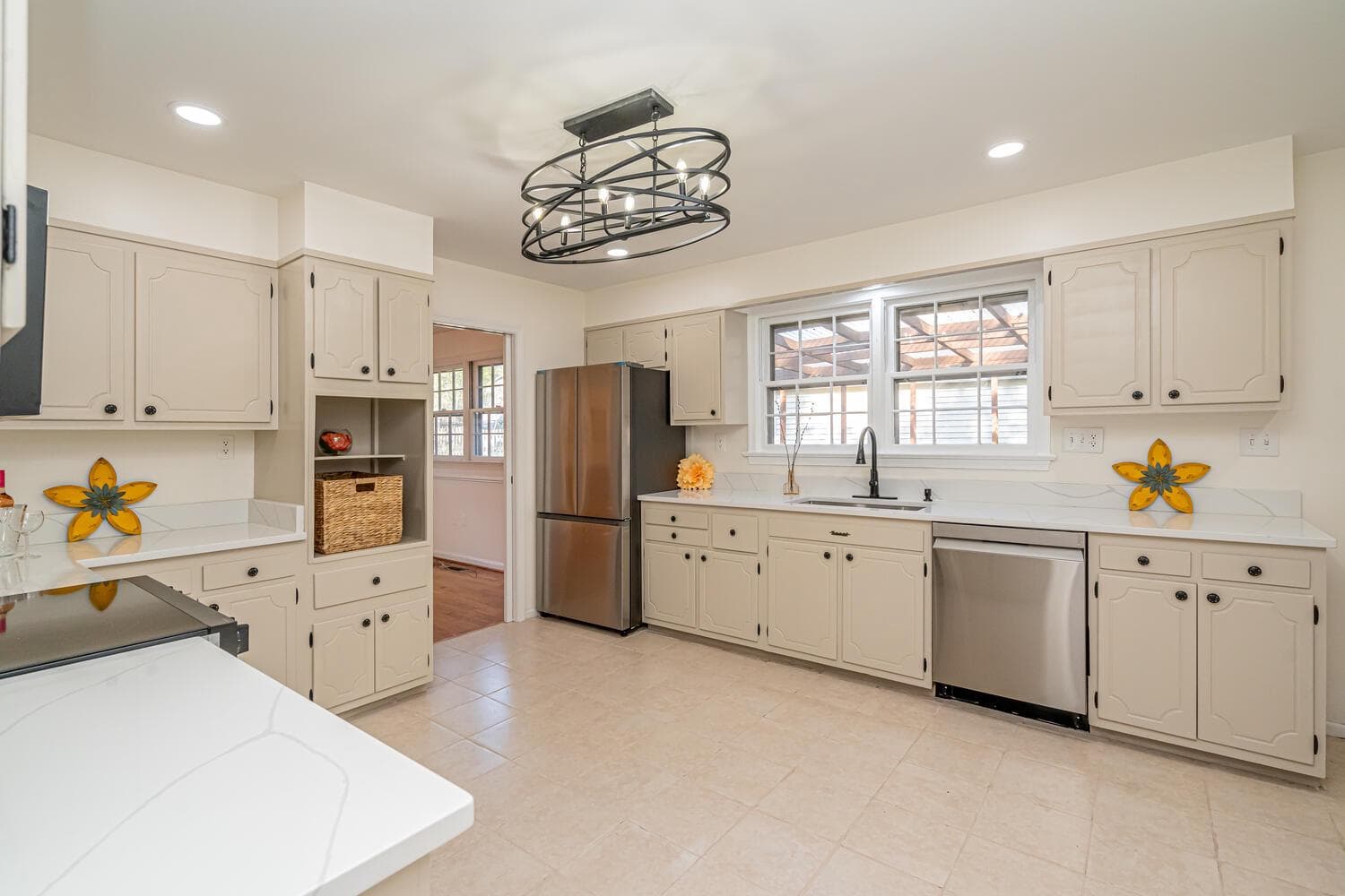 3535 Memorial Street photo 15